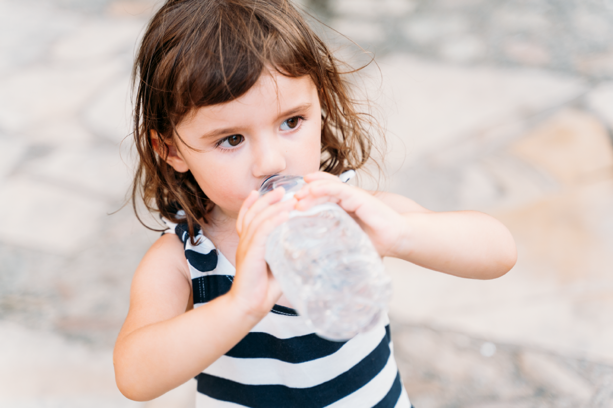 ¿Cuál es la importancia del agua para niños?