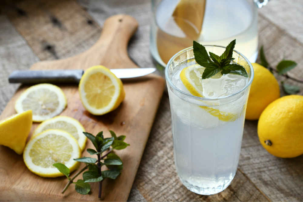 5 recetas de bebidas para darle la vuelta al agua y mejorar tu salud