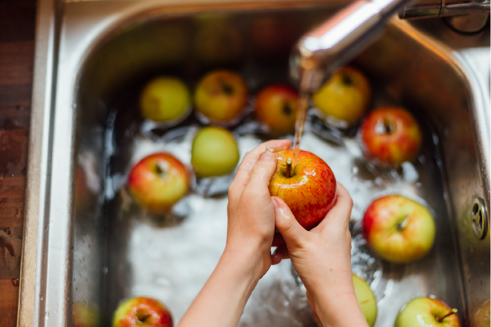¿Cuál es la calidad del agua que necesitas para lavar frutas y verduras?
